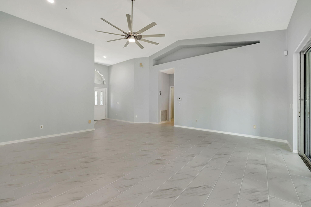2704 Se Eagle Drive - Photo 12