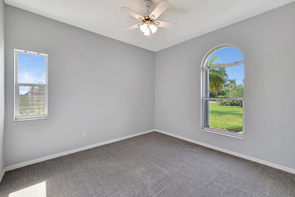 2704 Se Eagle Drive - Photo 25