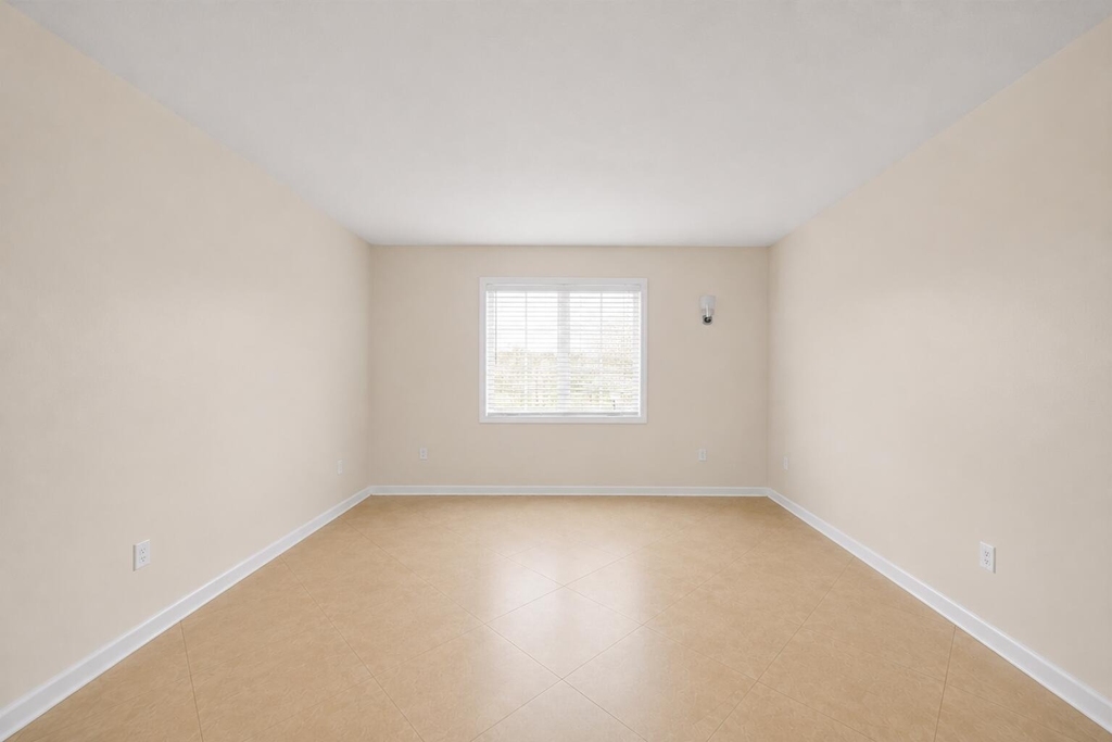 4528 Sw 54th Street - Photo 3