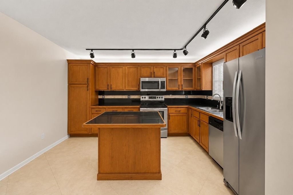 4528 Sw 54th Street - Photo 14