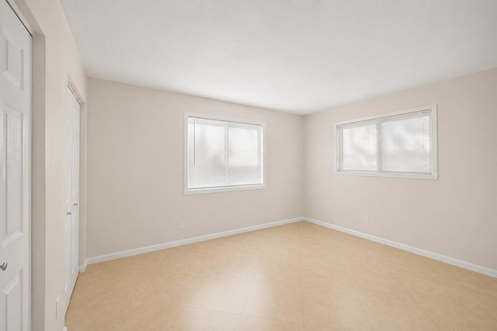 4528 Sw 54th Street - Photo 6
