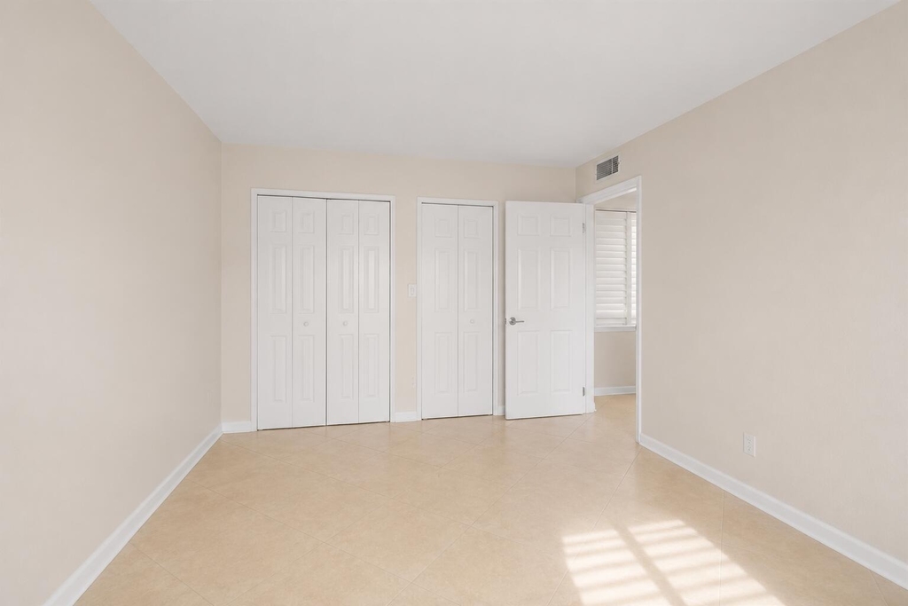 4528 Sw 54th Street - Photo 9