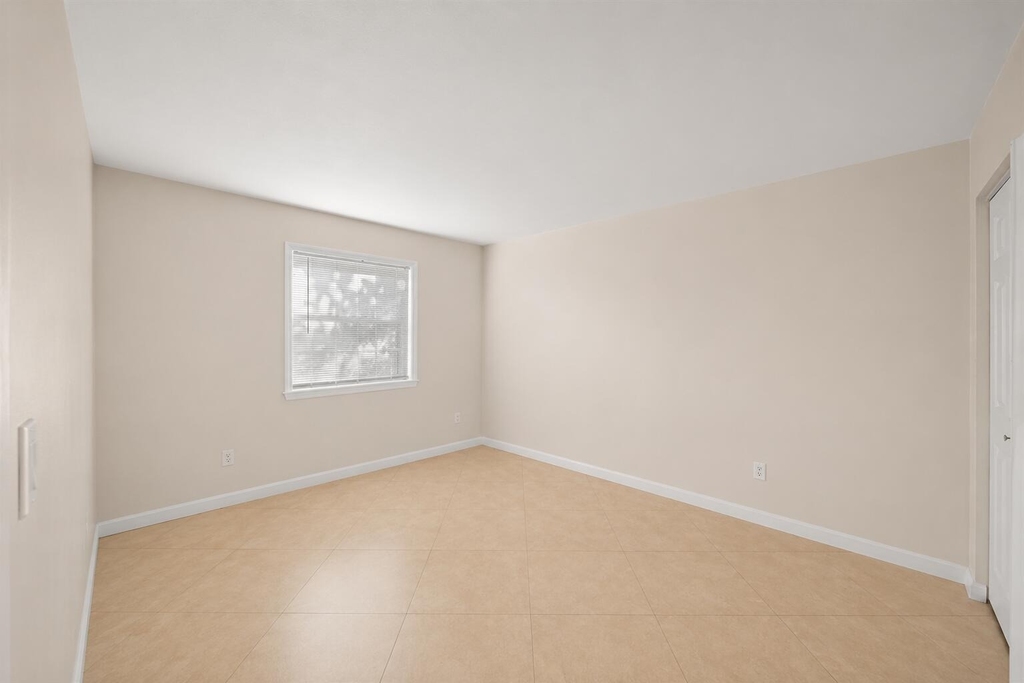 4528 Sw 54th Street - Photo 10