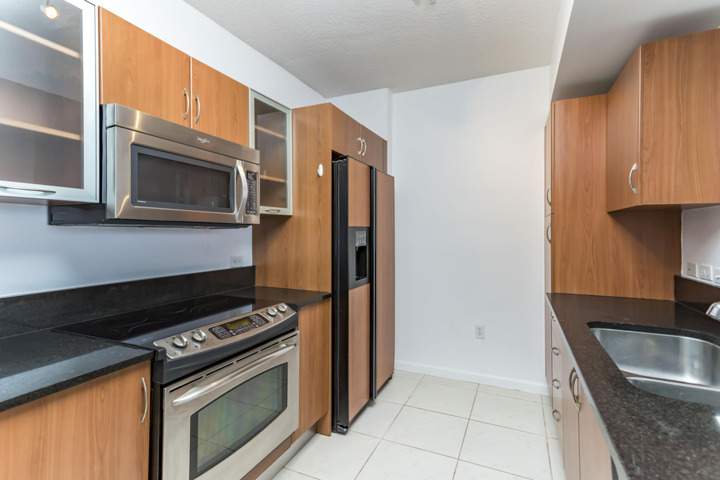 18800 Ne 29th Avenue - Photo 7