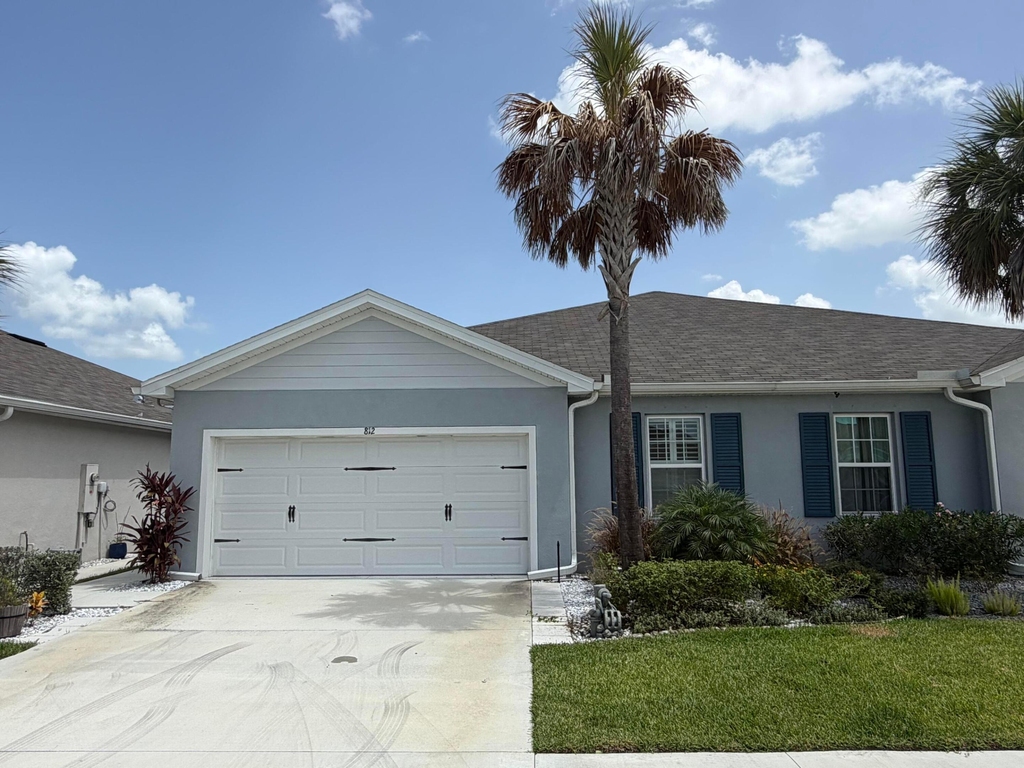 812 Persimmon Place - Photo 0