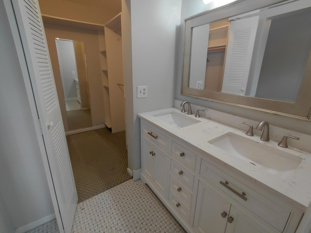 2147 Discovery Circle W - Photo 10