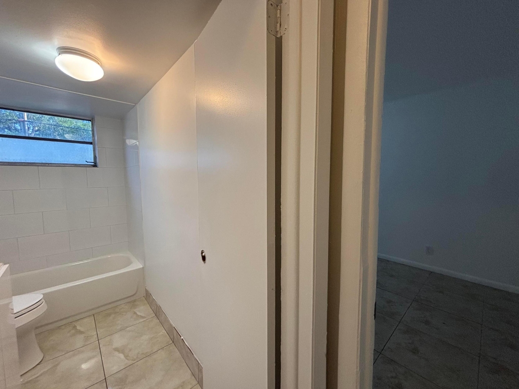 491 Nw 42nd Avenue - Photo 9