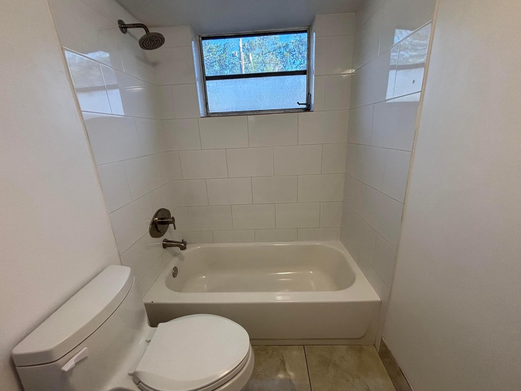 491 Nw 42nd Avenue - Photo 10
