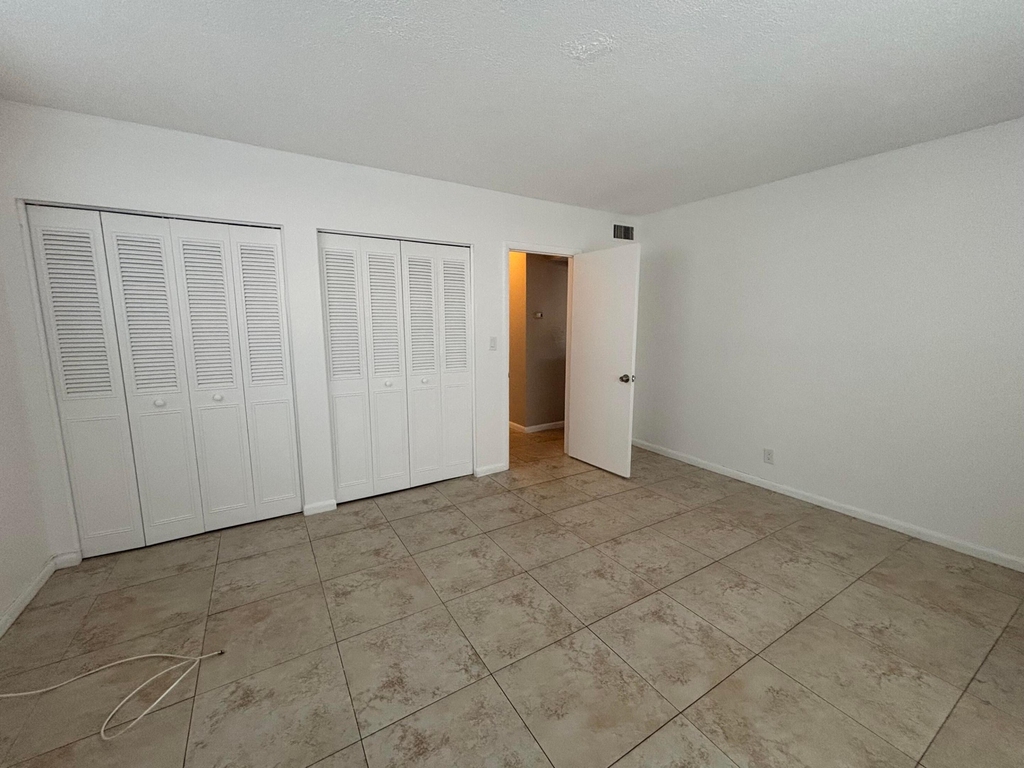 491 Nw 42nd Avenue - Photo 8