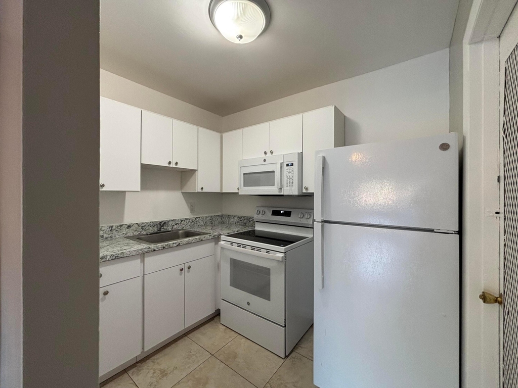 491 Nw 42nd Avenue - Photo 0