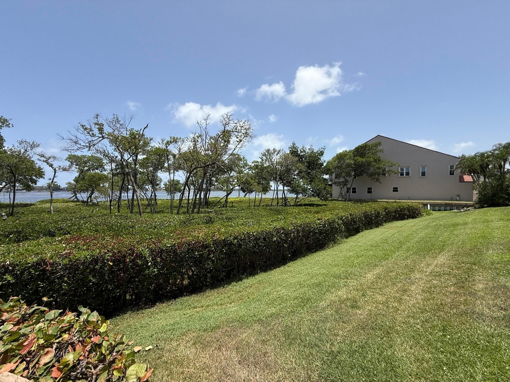 225 N Lakeshore Drive - Photo 68