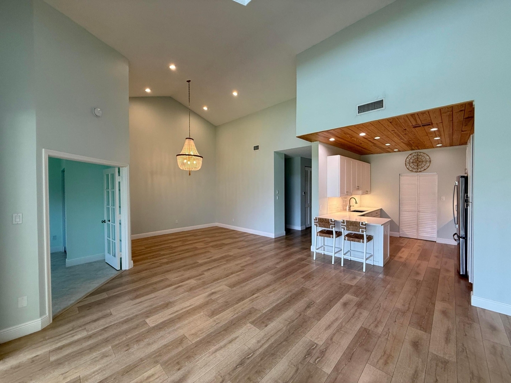 225 N Lakeshore Drive - Photo 11