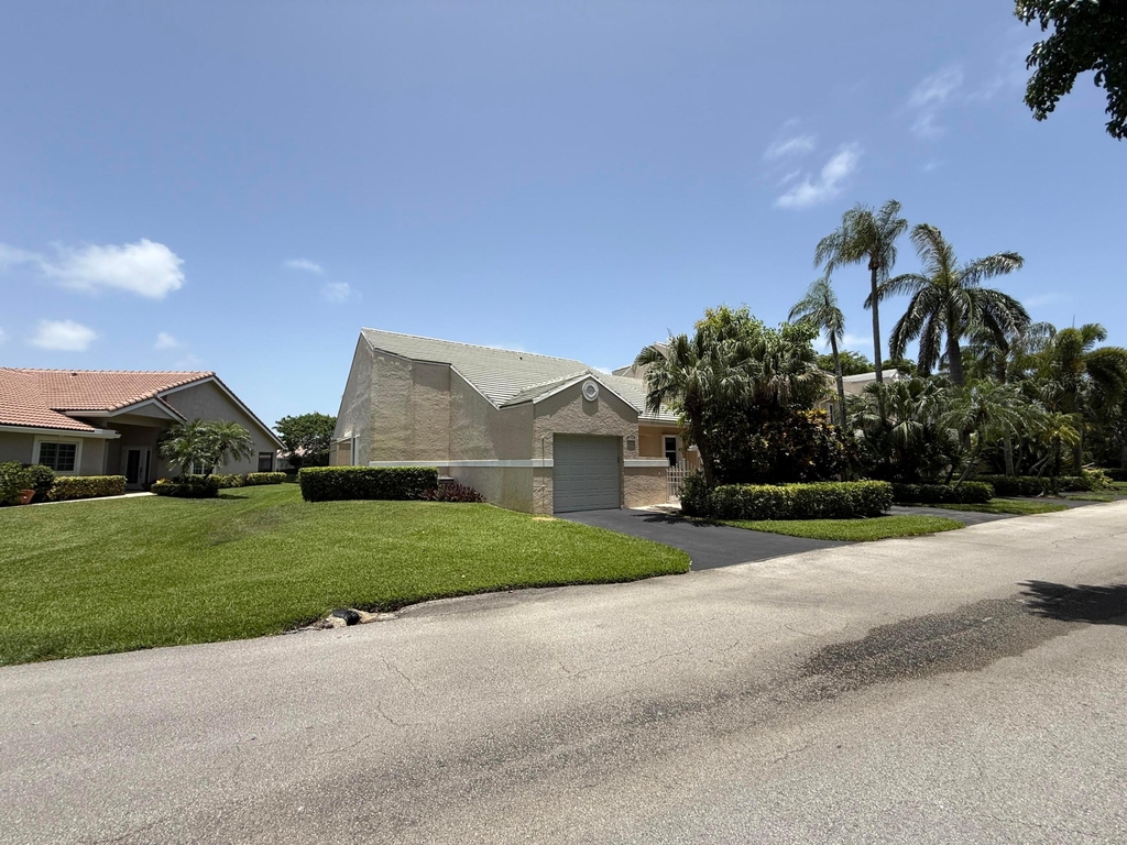225 N Lakeshore Drive - Photo 59