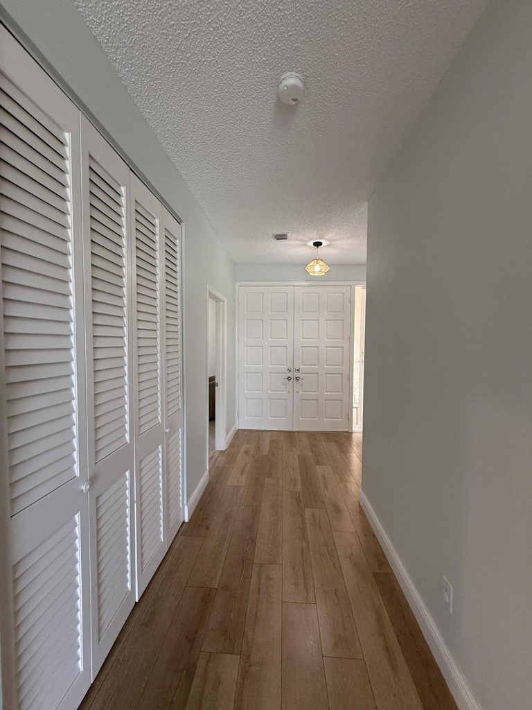 225 N Lakeshore Drive - Photo 10
