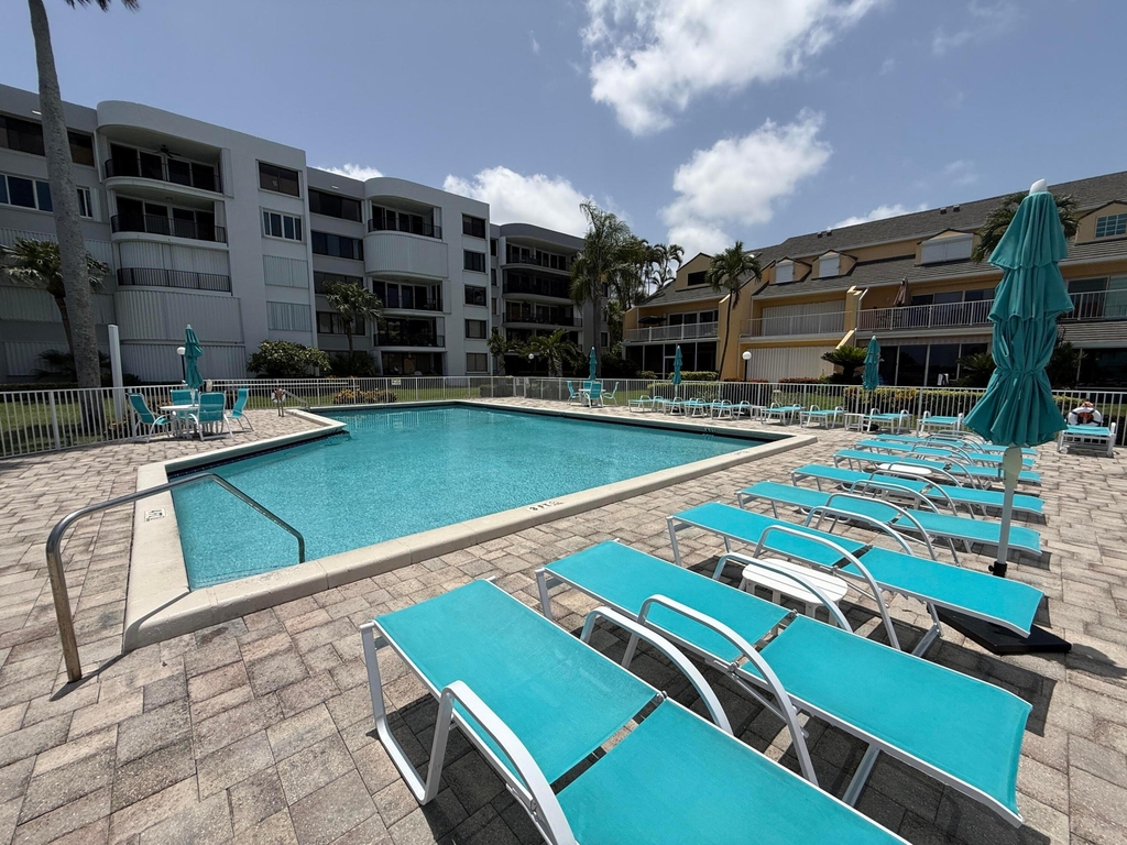 225 N Lakeshore Drive - Photo 82