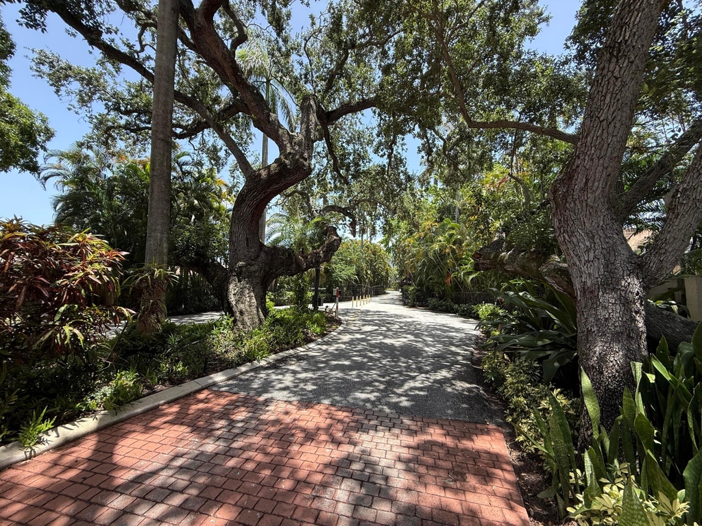 225 N Lakeshore Drive - Photo 63