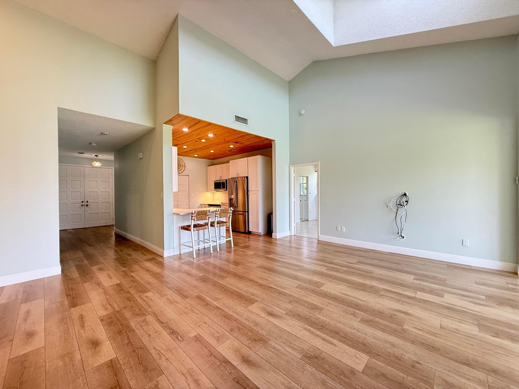 225 N Lakeshore Drive - Photo 32