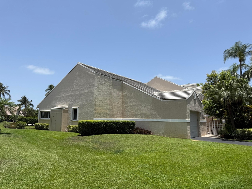 225 N Lakeshore Drive - Photo 1