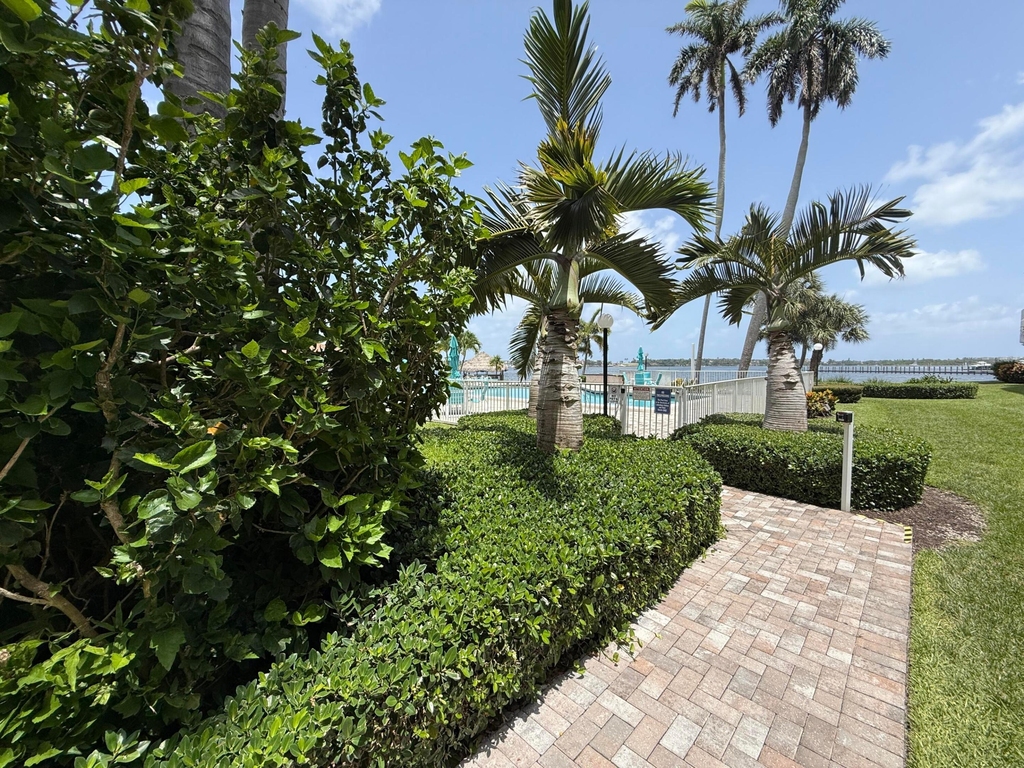 225 N Lakeshore Drive - Photo 65