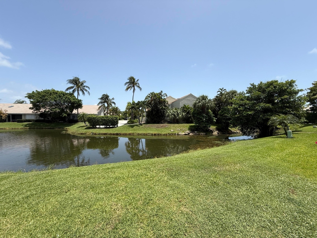 225 N Lakeshore Drive - Photo 3