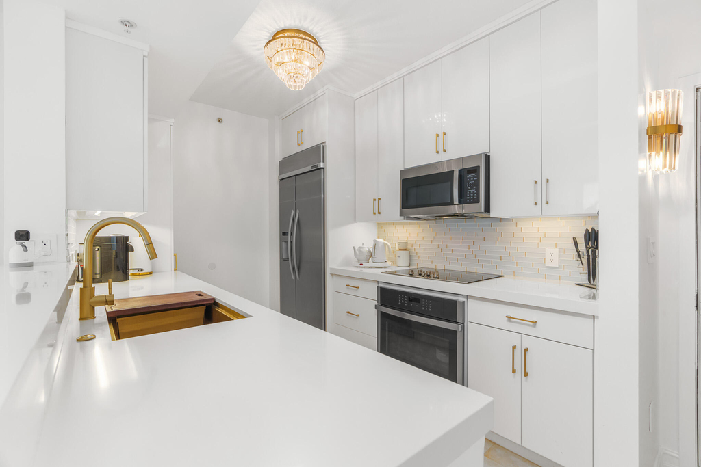 550 Okeechobee Boulevard - Photo 3