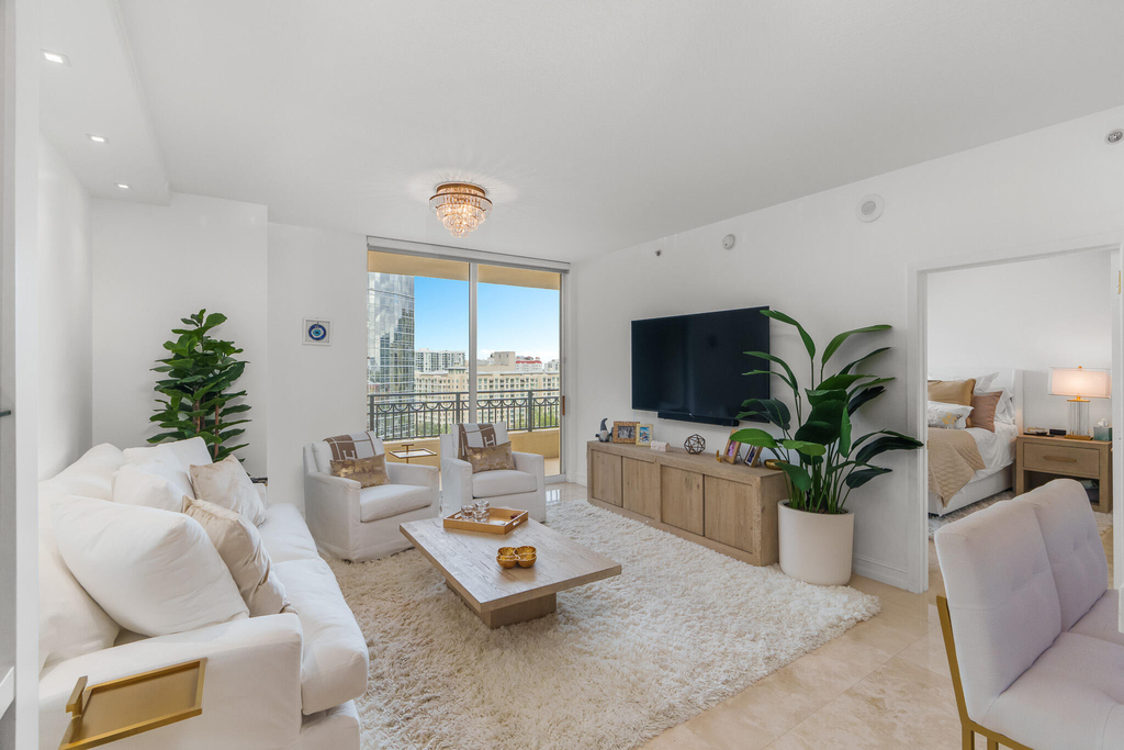 550 Okeechobee Boulevard - Photo 6