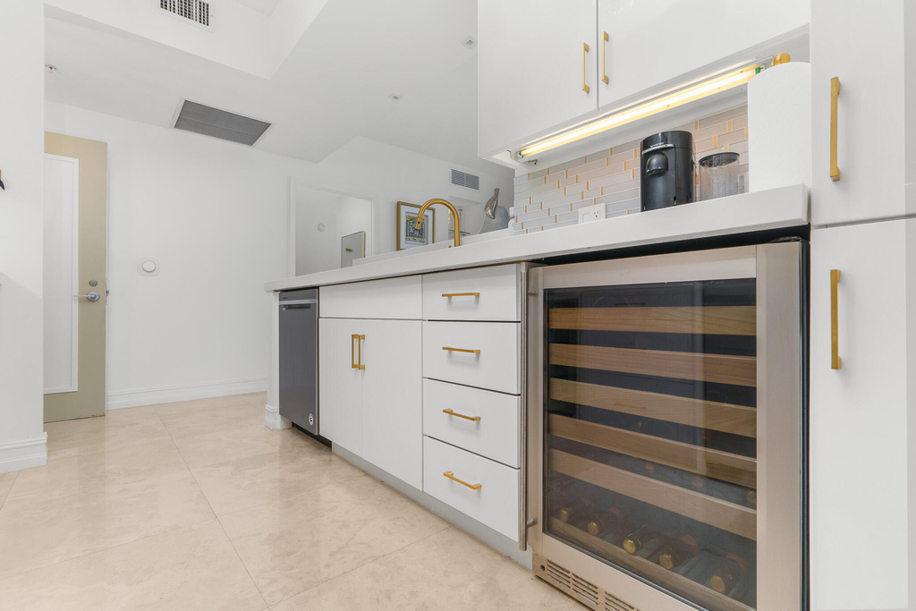 550 Okeechobee Boulevard - Photo 5