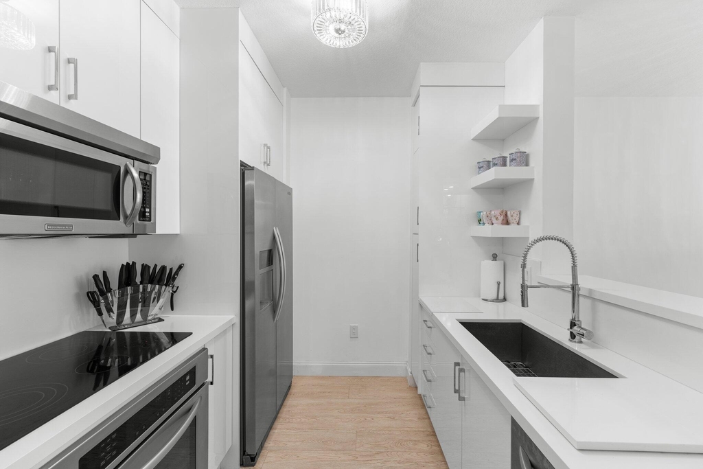 550 Okeechobee Boulevard - Photo 8