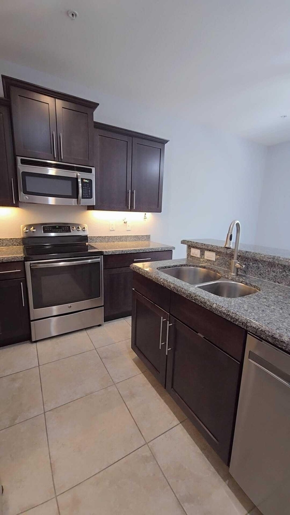 243 Sw 7th Court - Photo 5