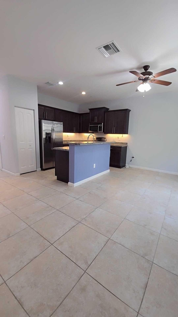 243 Sw 7th Court - Photo 4