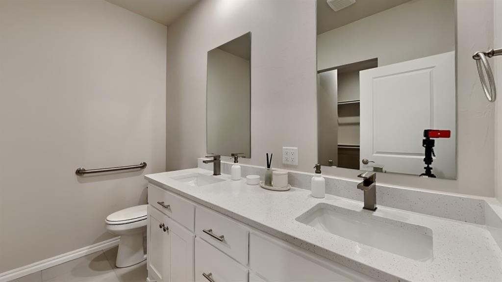 8020 Labelle Drive - Photo 11