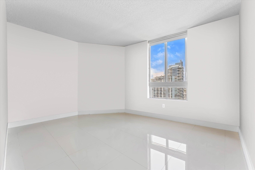 1900 N Bayshore Drive - Photo 15