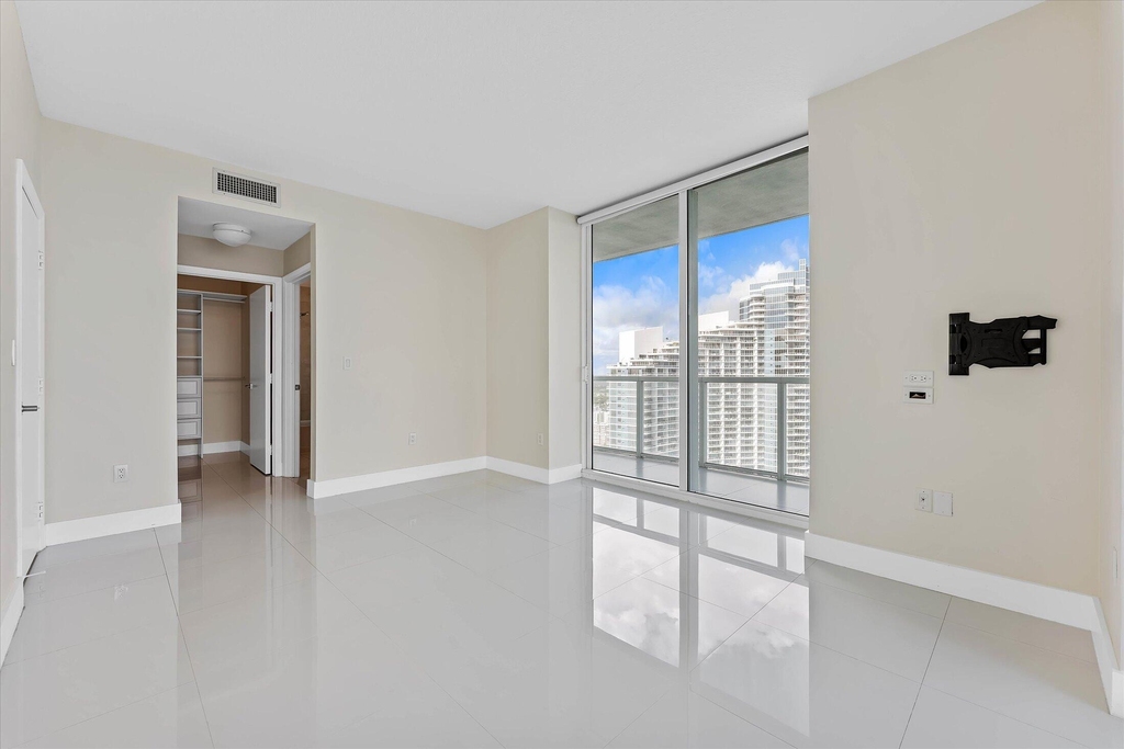 1900 N Bayshore Drive - Photo 8