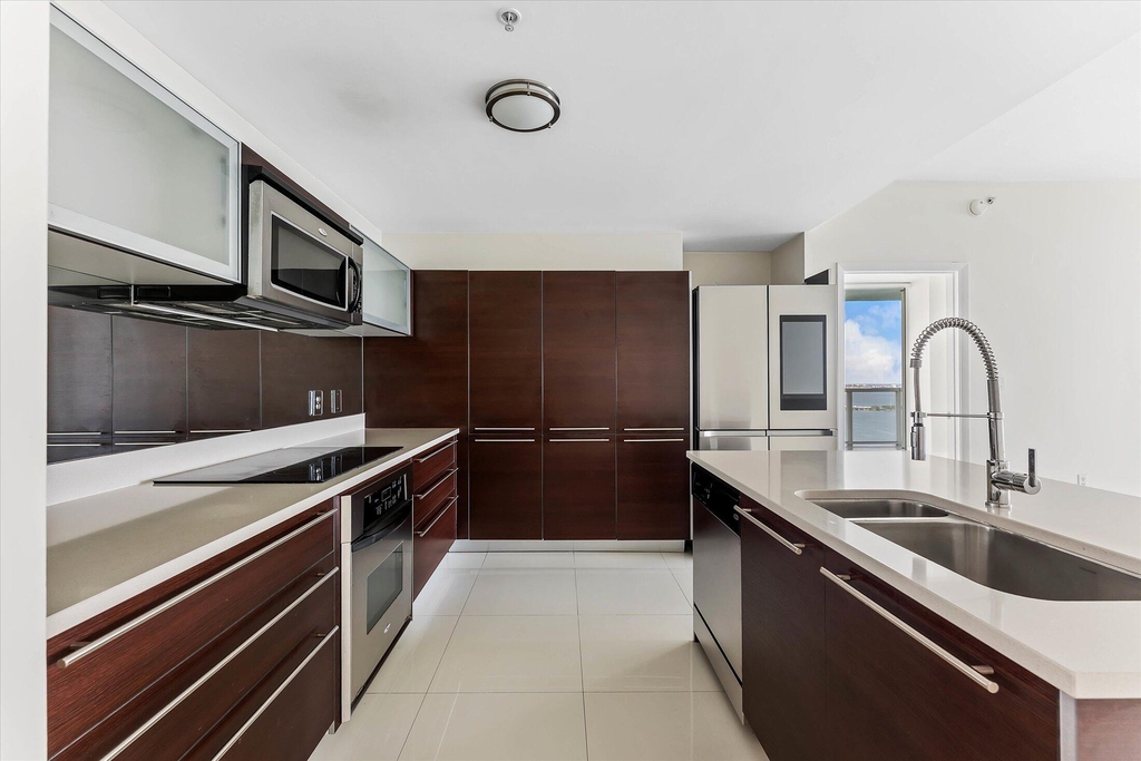 1900 N Bayshore Drive - Photo 2
