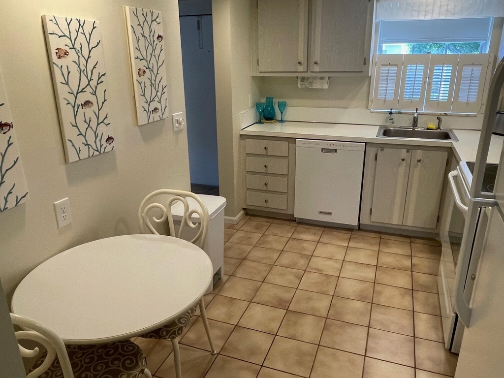 1190 W Sugar Sands Boulevard - Photo 6