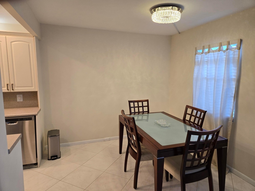 2031 Exeter - Photo 2