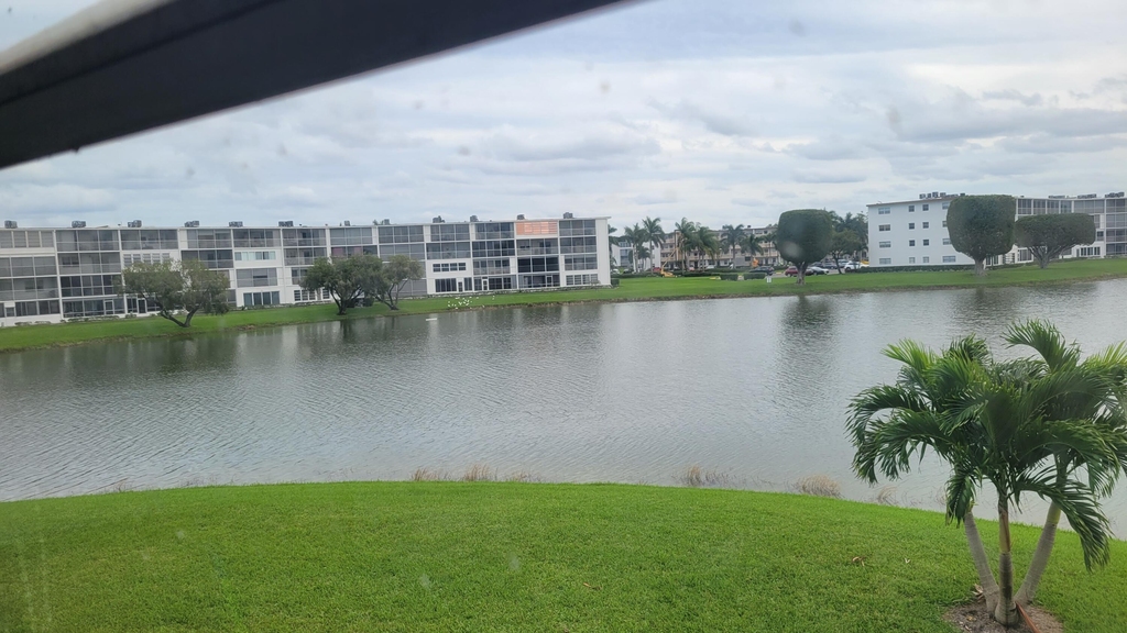2031 Exeter - Photo 21
