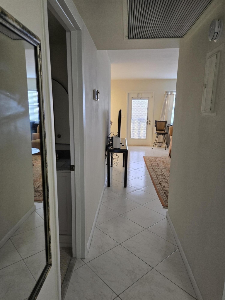 2031 Exeter - Photo 5