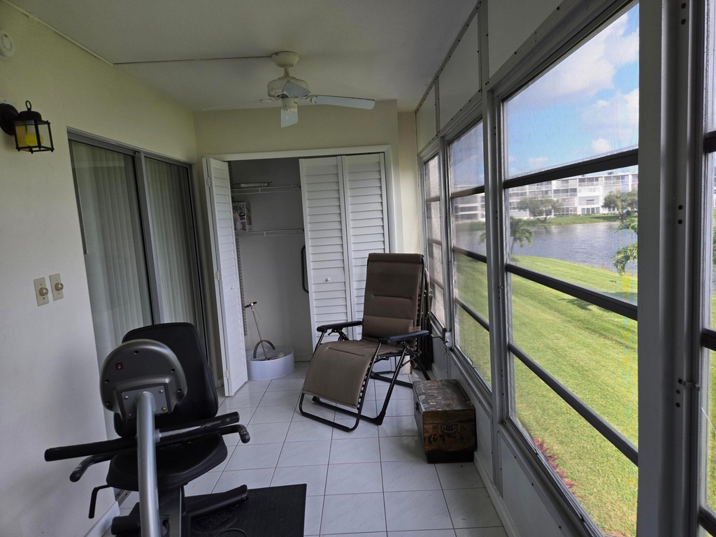 2031 Exeter - Photo 14