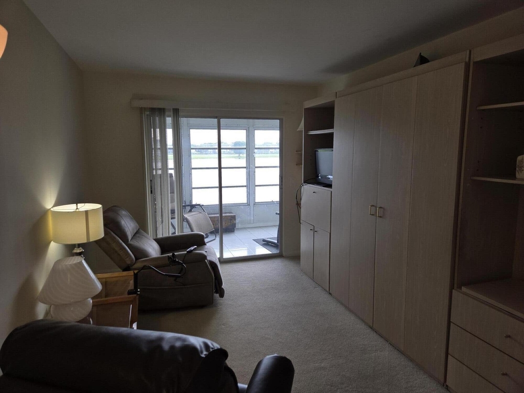 2031 Exeter - Photo 12