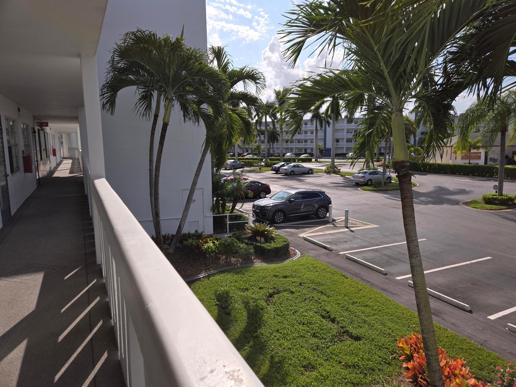 2031 Exeter - Photo 23