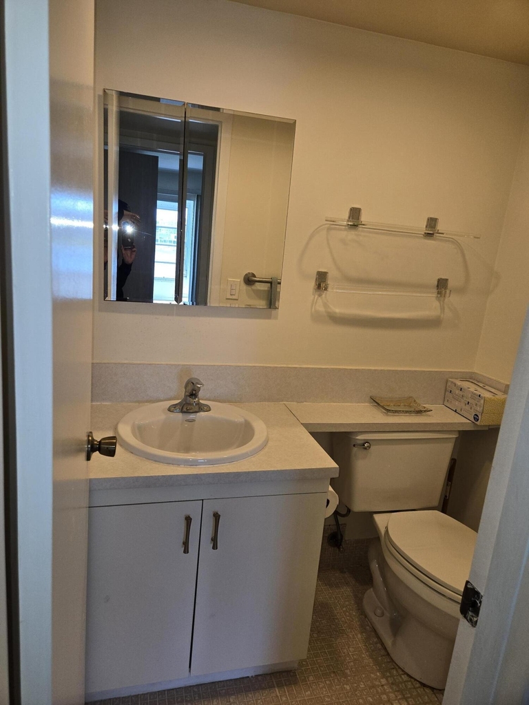 2031 Exeter - Photo 9