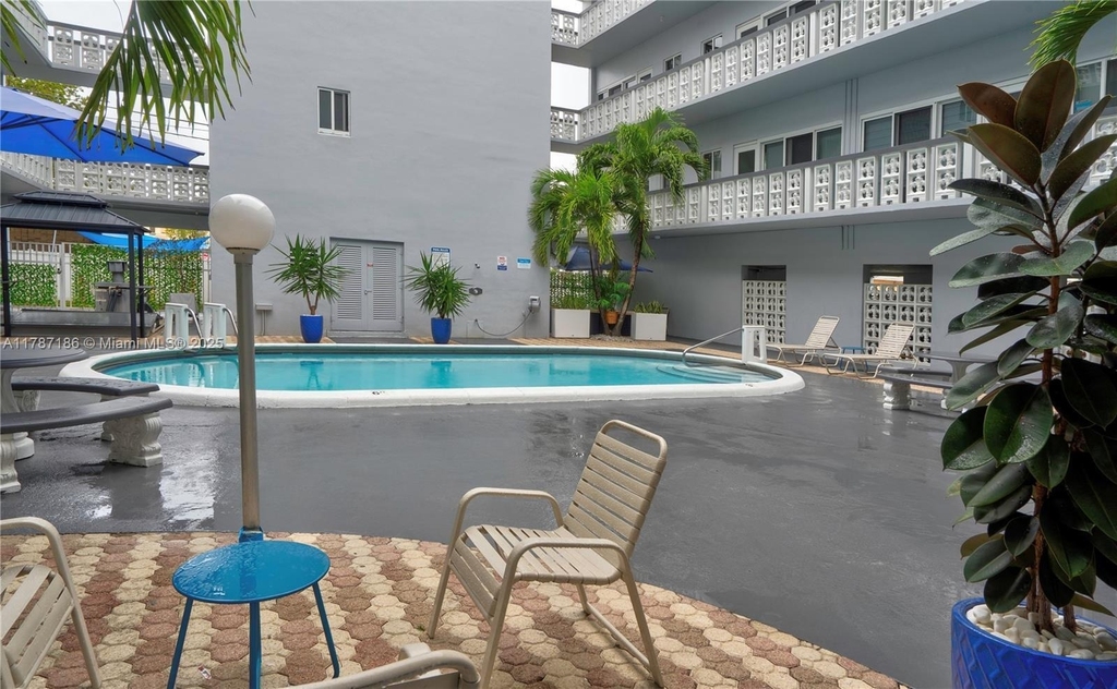 1818 Rodman Street - Photo 8
