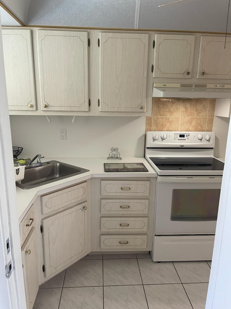 1818 Rodman Street - Photo 14