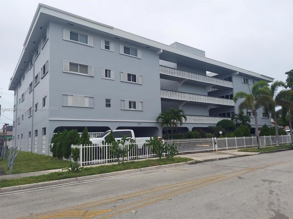 1818 Rodman Street - Photo 1