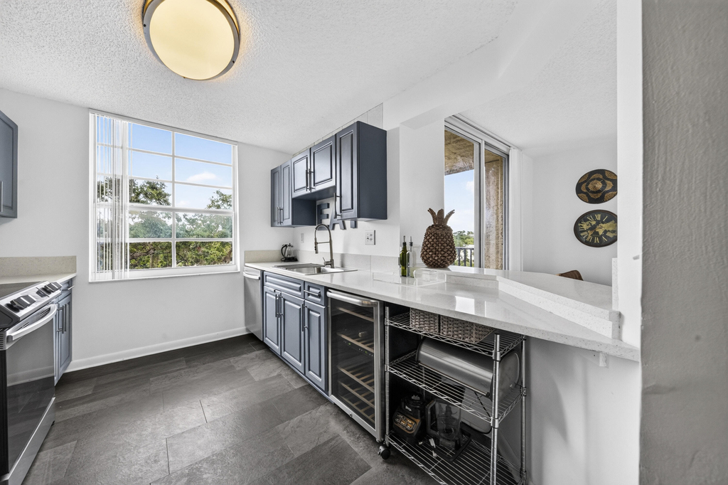 520 Se 5th Ave - Photo 8