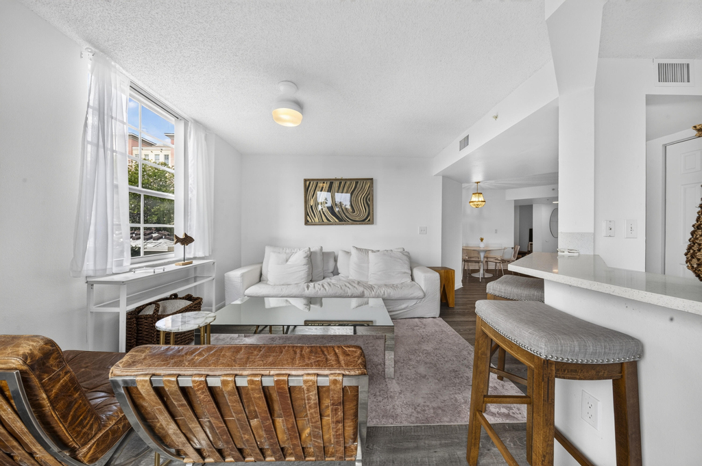 520 Se 5th Ave - Photo 6