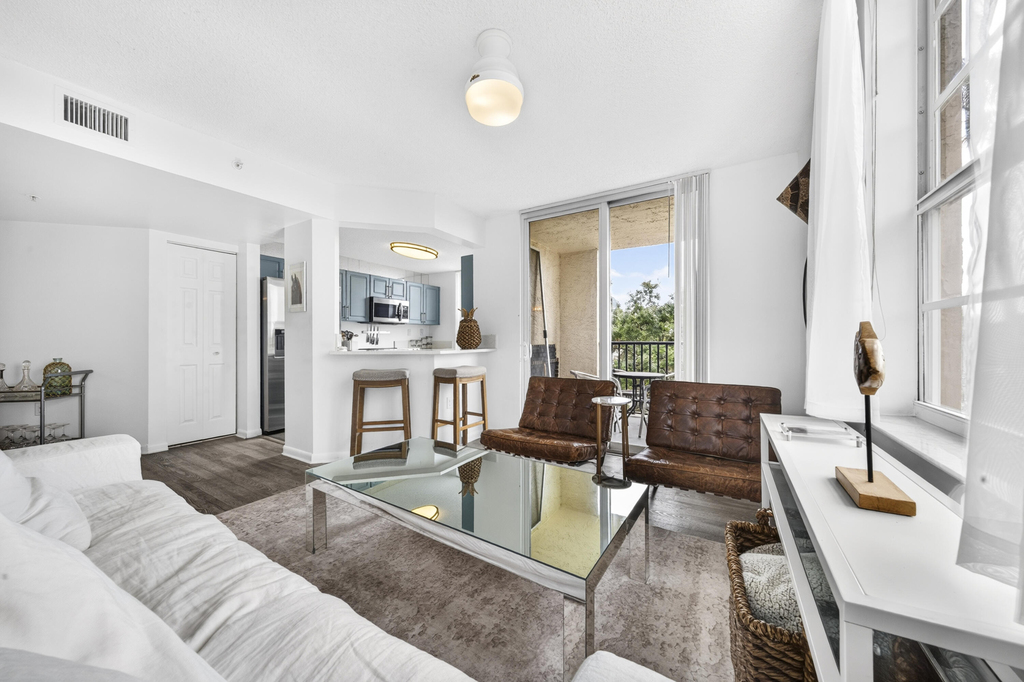 520 Se 5th Ave - Photo 4