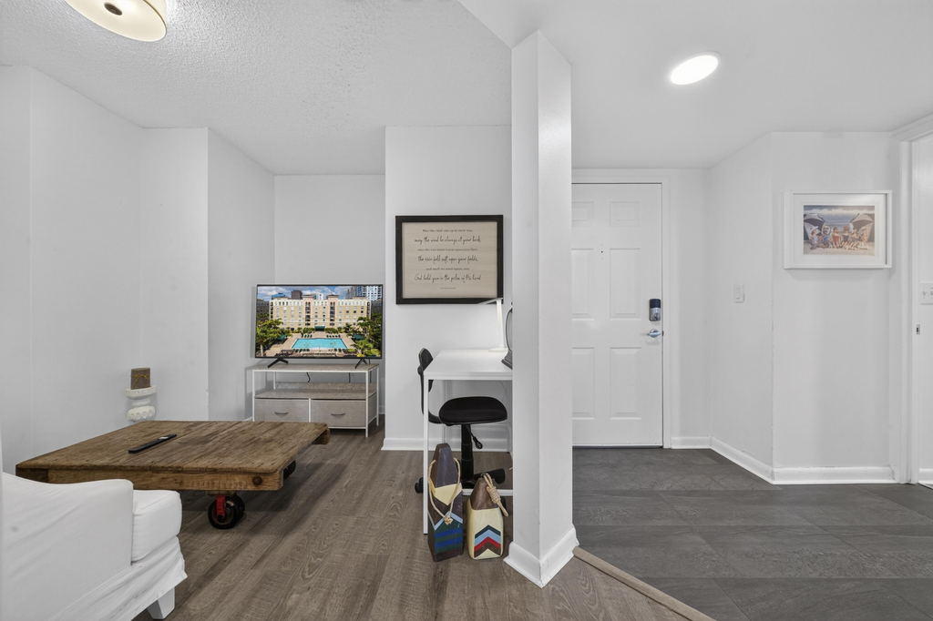 520 Se 5th Ave - Photo 24