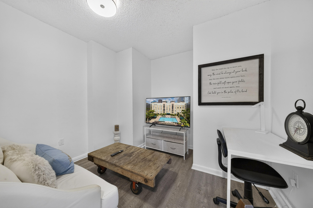 520 Se 5th Ave - Photo 13